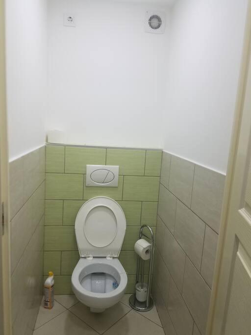 Big Cozy - Skyfall Apartment 3 Bdrm 6 Beds 1&Half Baths Budapest Exterior photo